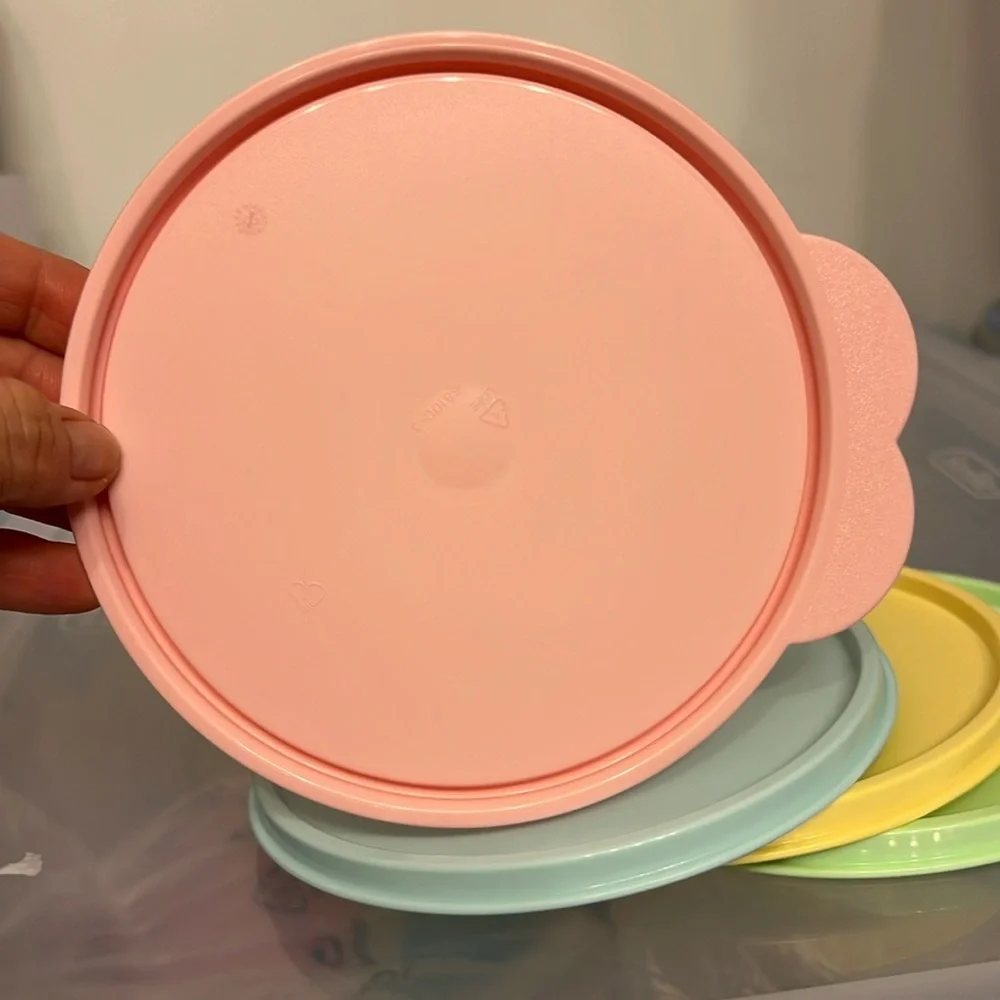 NEW Tupperware 4 piece bowl set with lids - Picture 4 of 5